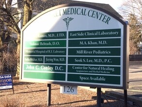 126 Prospect St, Pawtucket, RI à louer Photo intérieure– Image 2 sur 13