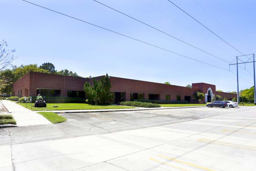 9206 King Palm Dr, Tampa, FL à louer - Photo de l’immeuble – Image 2 sur 8
