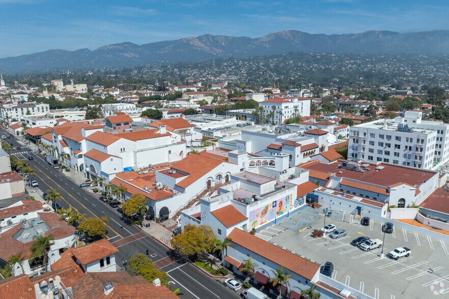 621 Paseo Nuevo, Santa Barbara, CA à louer - Photo de l’immeuble – Image 3 sur 20