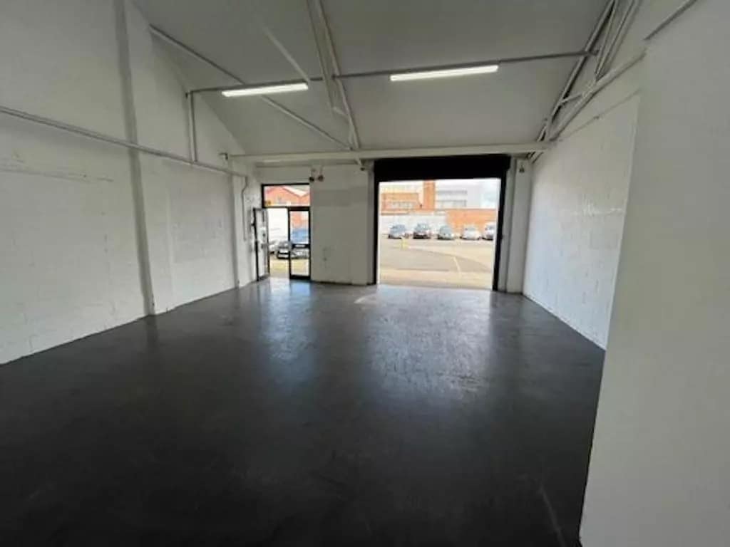 12 Osram Rd, Wembley à louer Photo intérieure– Image 1 sur 2