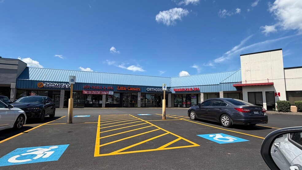 709 N Main St, North Syracuse, NY à louer - Photo de l’immeuble – Image 2 sur 7