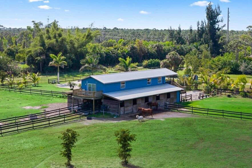 6050 Stringfellow Rd, Saint James City, FL à vendre - Photo de l’immeuble – Image 3 sur 50