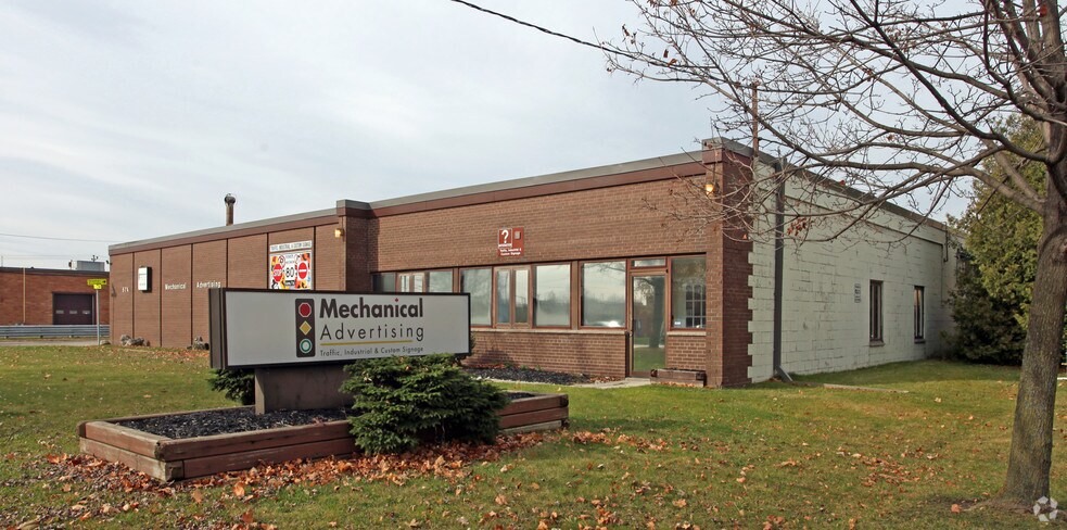 574 Wentworth St E, Oshawa, ON à vendre - Photo de l’immeuble – Image 3 sur 3