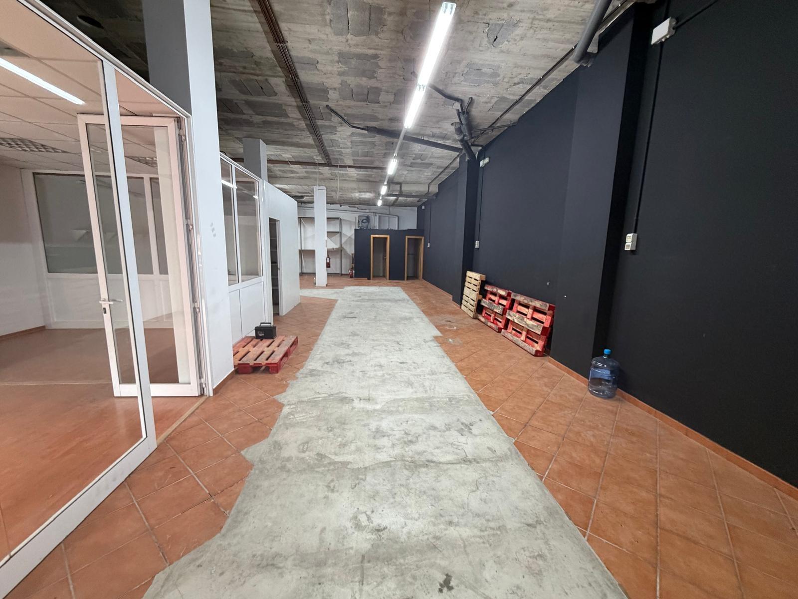 Local commercial dans Sant Boi de Llobregat, Barcelona à louer Photo intérieure– Image 1 sur 2