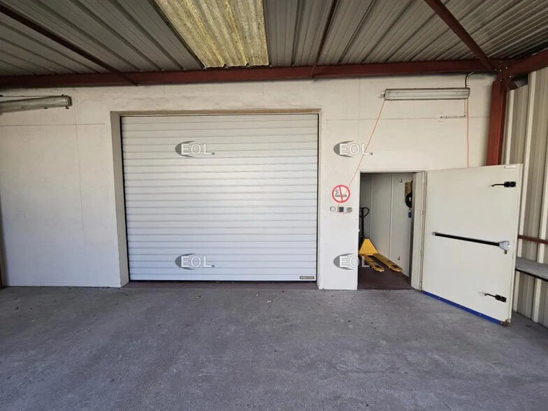 Local d’activités dans Arcueil à louer - Photo de l’immeuble – Image 3 sur 16
