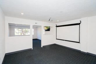 234 Marshall St, Redwood City, CA à louer Photo intérieure– Image 1 sur 6