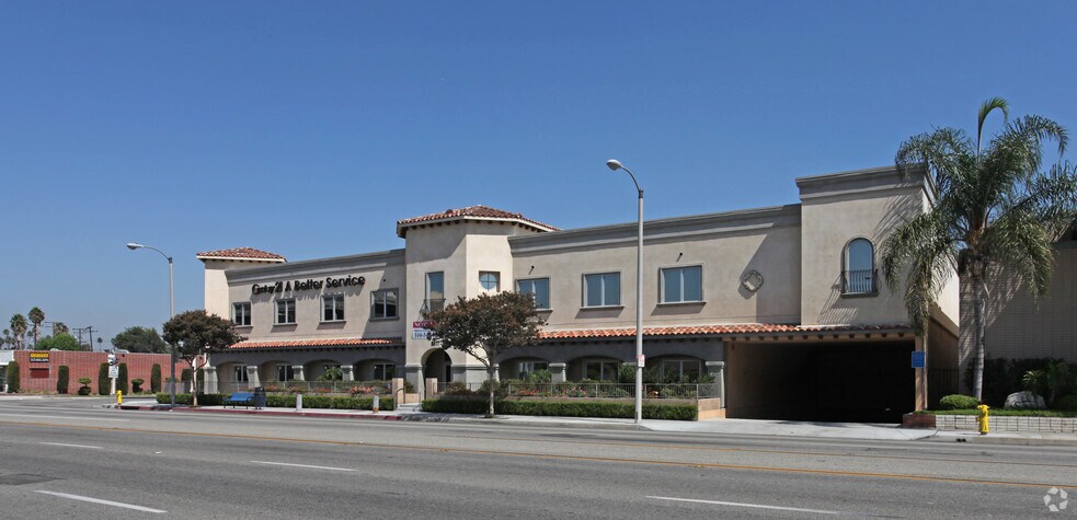 8077 Florence Ave, Downey, CA à louer - Photo de l’immeuble – Image 2 sur 2