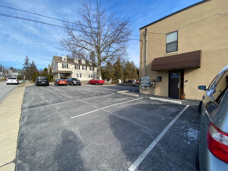 2619 West Chester Pike, Broomall, PA à louer - Photo de l’immeuble – Image 2 sur 5