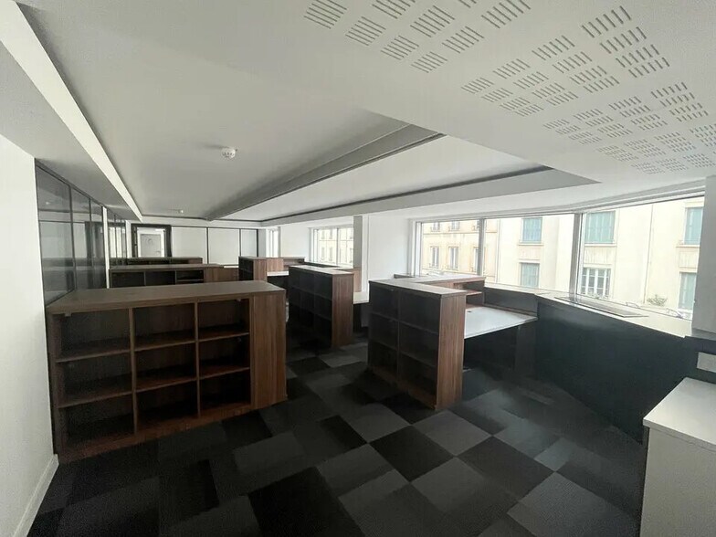 Bureau dans Lyon à louer - Photo de l’immeuble – Image 2 sur 9