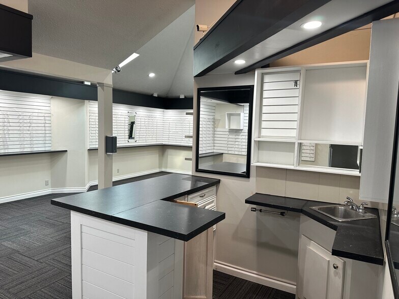 2710 E 62nd St, Indianapolis, IN à louer - Photo intérieure – Image 3 sur 16