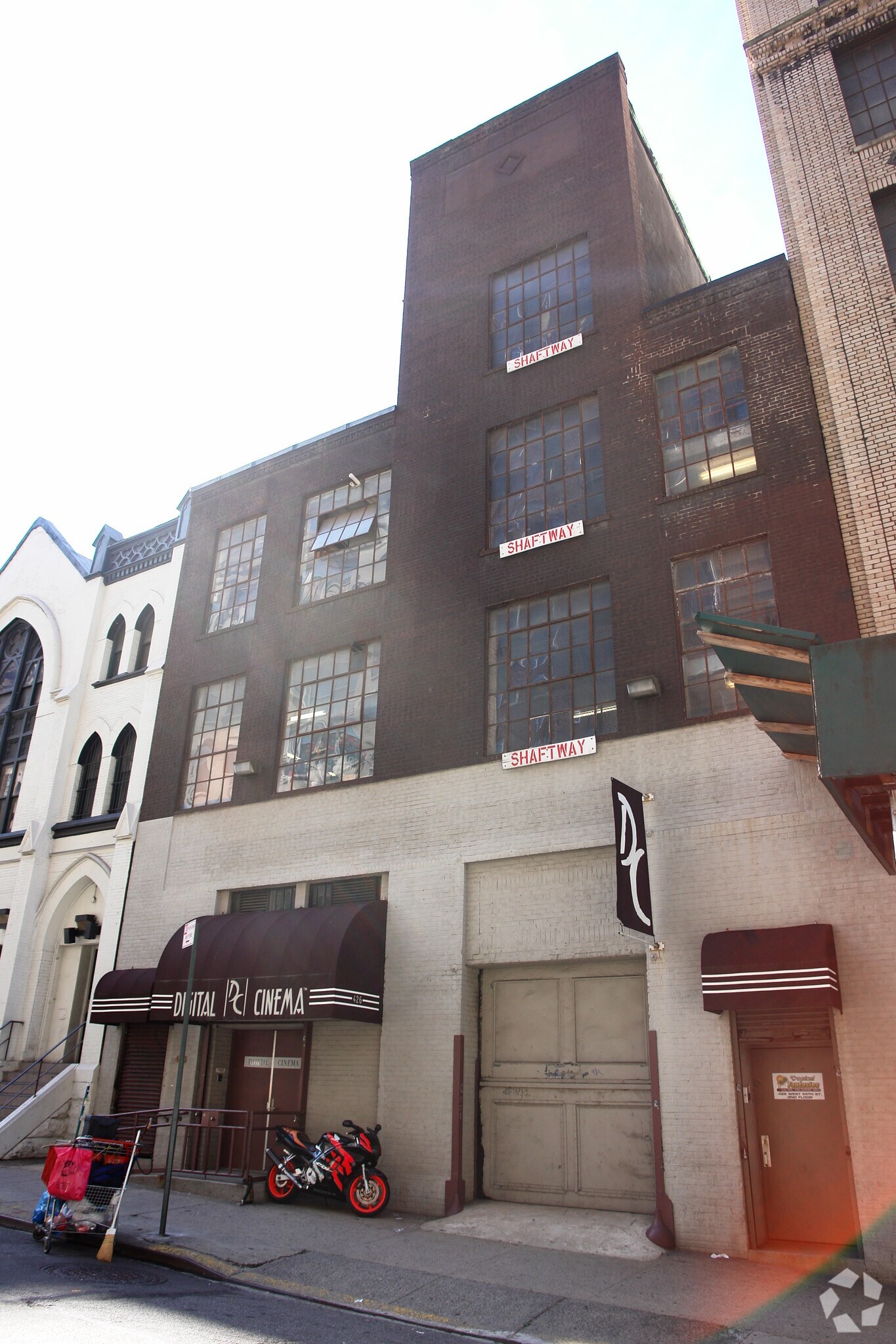 426 W 55th St, New York, NY à vendre Photo de l’immeuble– Image 1 sur 4