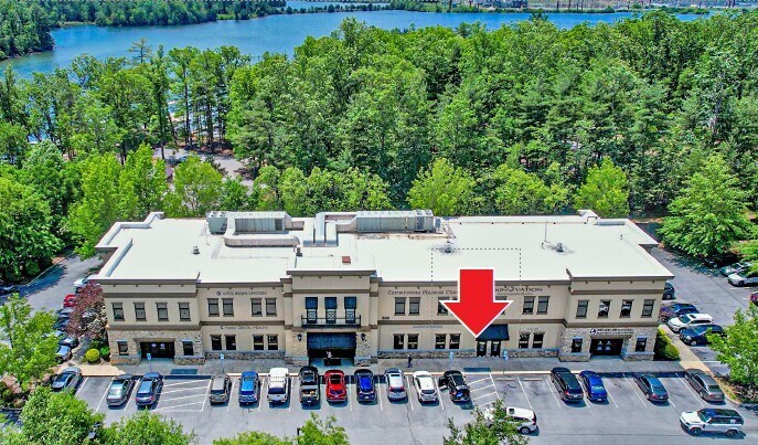 600 Julian Ln, Arden, NC à vendre - Photo de l’immeuble – Image 2 sur 10