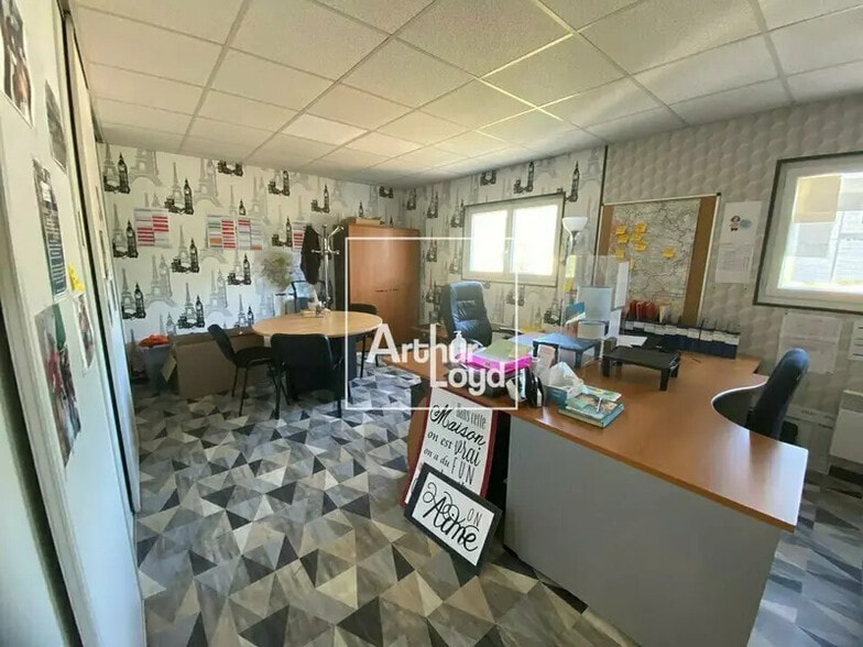 Bureau dans Le Mée-sur-Seine à louer - Photo intérieure – Image 2 sur 8