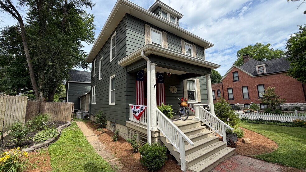 803 S Main St, Saint Charles, MO à vendre - Photo de l’immeuble – Image 2 sur 8