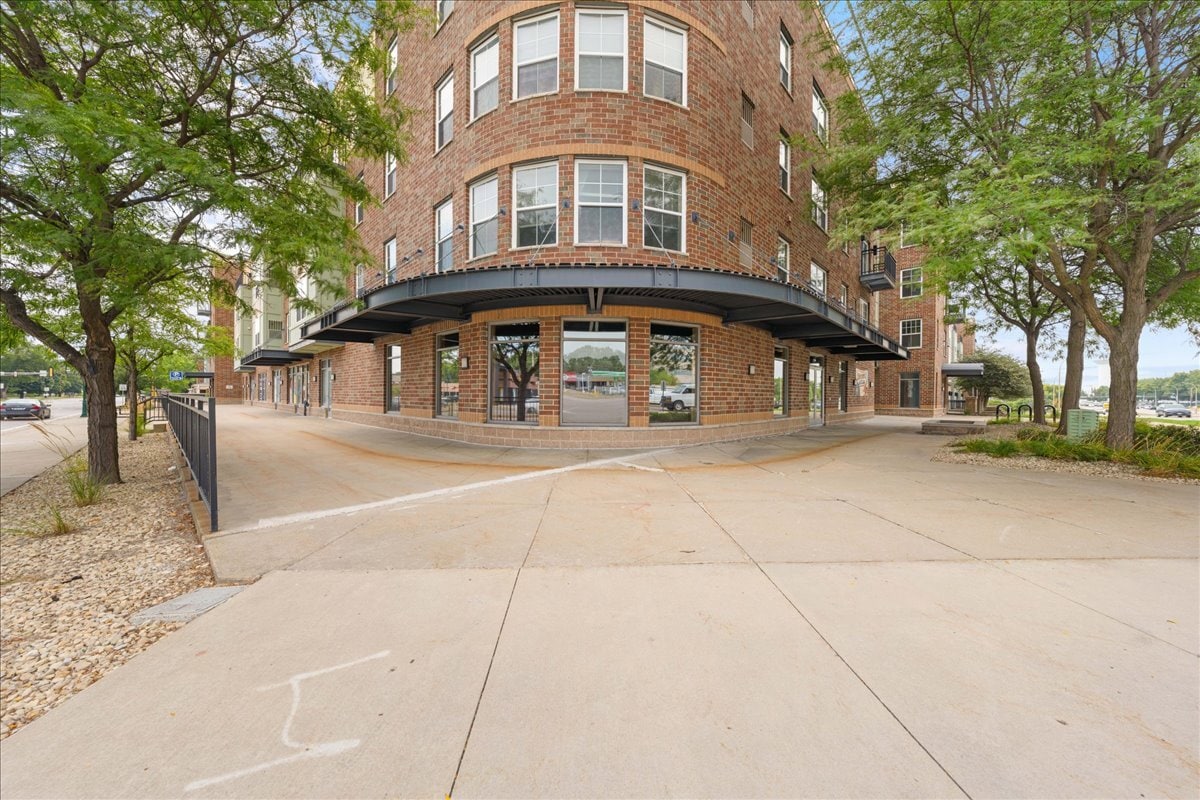 1550 Larpenteur Ave W, Falcon Heights, MN à louer Photo intérieure– Image 1 sur 22