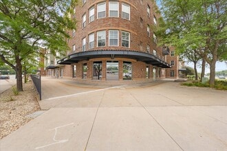 1550 Larpenteur Ave W, Falcon Heights, MN à louer Photo intérieure– Image 1 sur 22