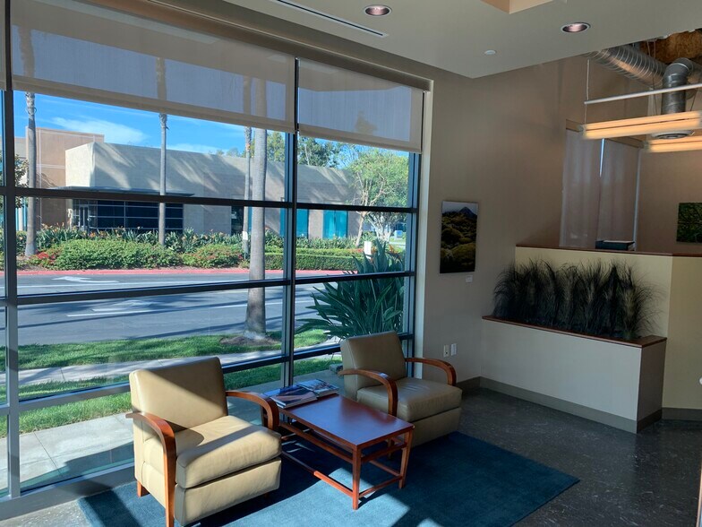 9110 Irvine Center Dr, Irvine, CA à louer - Photo intérieure – Image 3 sur 14