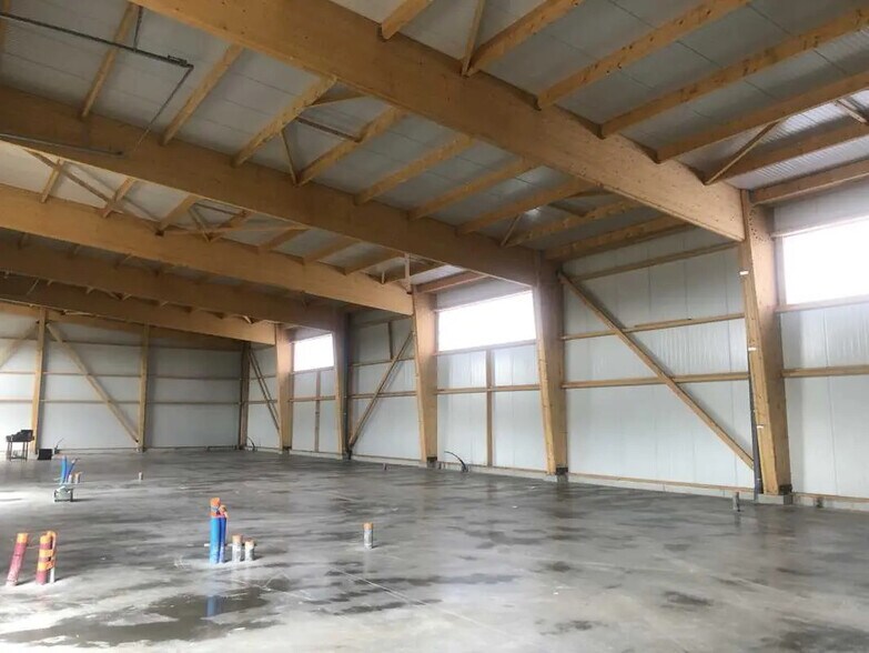 Local d'activités dans FORMIGNY à vendre - Photo de l’immeuble – Image 2 sur 5