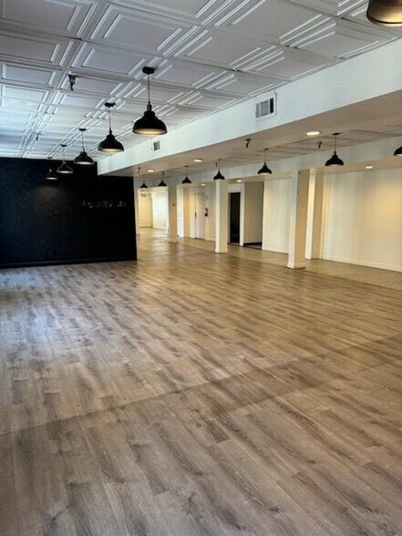 101 W 4th St, Santa Ana, CA à louer - Photo intérieure – Image 2 sur 16