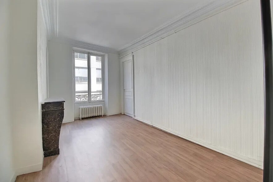 11 Rue De Provence, Paris à louer - Photo de l’immeuble – Image 3 sur 7
