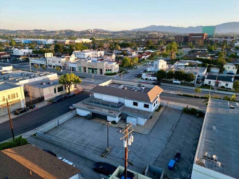 2350 W Valley Blvd, Alhambra, CA à louer - Photo de l’immeuble – Image 3 sur 6