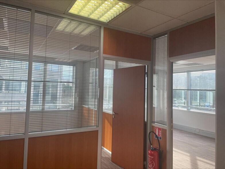 Bureau dans Villepinte à louer - Photo intérieure – Image 2 sur 5