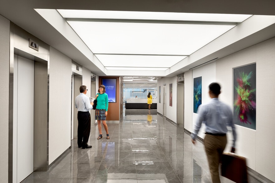1120 Avenue of the Americas, New York, NY à louer - Hall d’entrée – Image 3 sur 15