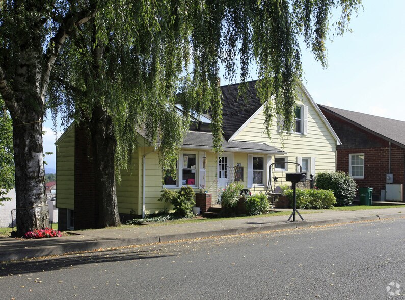 133 SW 2nd St, Troutdale, OR à louer - Photo de l’immeuble – Image 3 sur 5