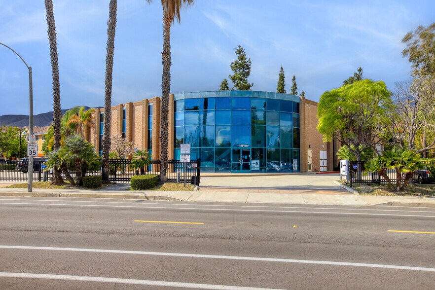 405 E Santa Clara St, Arcadia, CA à vendre - Photo de l’immeuble – Image 3 sur 48