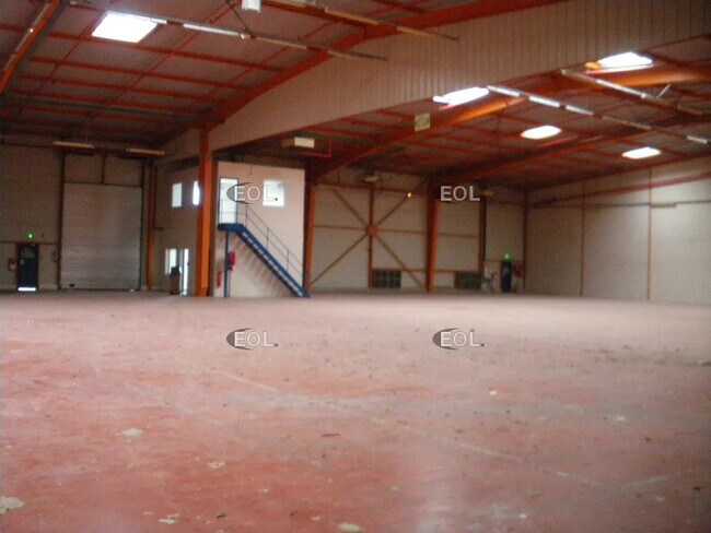 Plus de détails pour Industriel/Logistique à louer