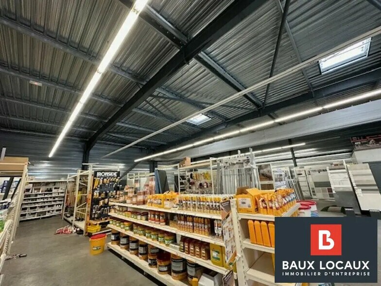 Local d’activités dans Vedène à louer - Photo de l’immeuble – Image 3 sur 12