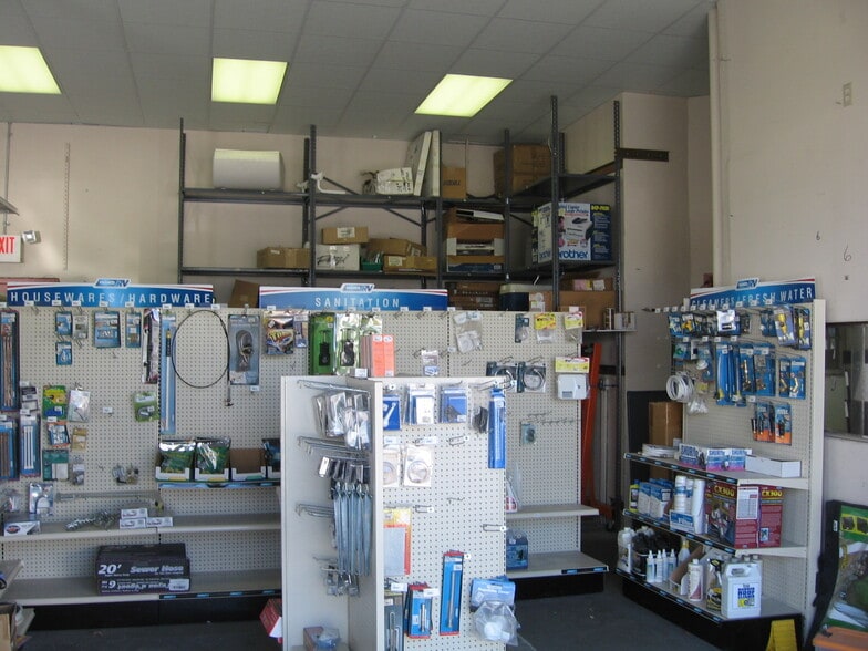 4371 N Dixie Hwy, Pompano Beach, FL à louer - Photo intérieure – Image 3 sur 15