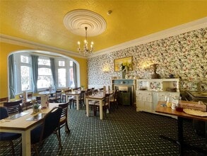 2 Cobham Road, Westcliff On Sea à louer Photo intérieure– Image 2 sur 15