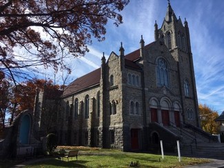 Plus de détails pour 85 Pulaski St, Torrington, CT - Spécialisé à vendre