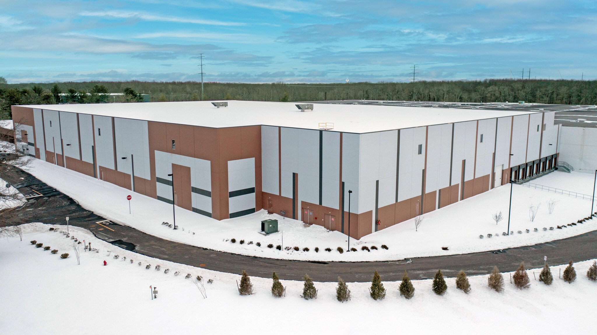 473 Ridge Rd, South Brunswick, NJ à louer Photo principale– Image 1 sur 12