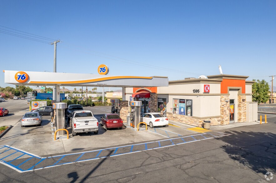 1395 W Blaine St, Riverside, CA à vendre - Photo de l’immeuble – Image 3 sur 4
