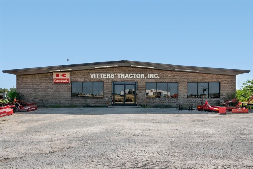 3151 Int 45 E hwy, Corsicana, TX à vendre - Photo principale – Image 1 sur 44