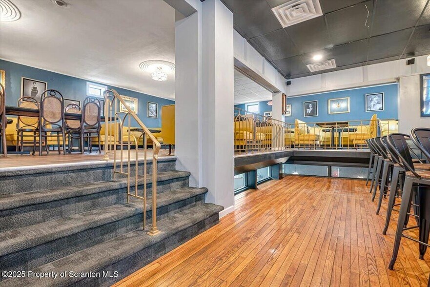 1302 Adams Ave, Scranton, PA à vendre - Photo intérieure – Image 3 sur 17