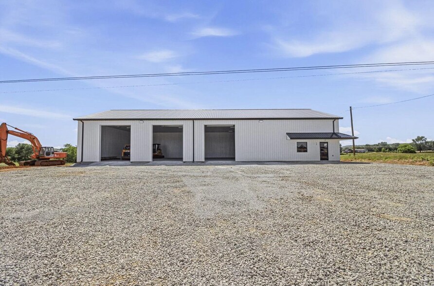 7565 Happy Valley Rd, Cave City, KY à vendre - Photo de l’immeuble – Image 3 sur 10