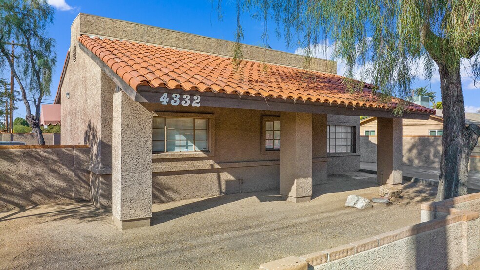 2346 E Montecito Ave, Phoenix, AZ à louer - Photo principale – Image 2 sur 2