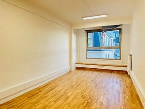 94 Rue Saint-Lazare, Paris à vendre Photo intérieure– Image 2 sur 7