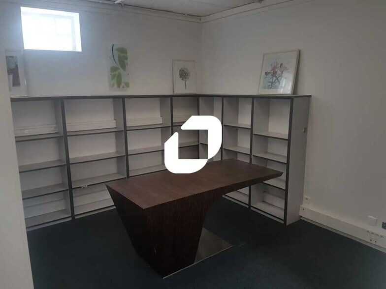 Bureau dans Champagne-sur-Oise à louer - Photo de l’immeuble – Image 2 sur 7