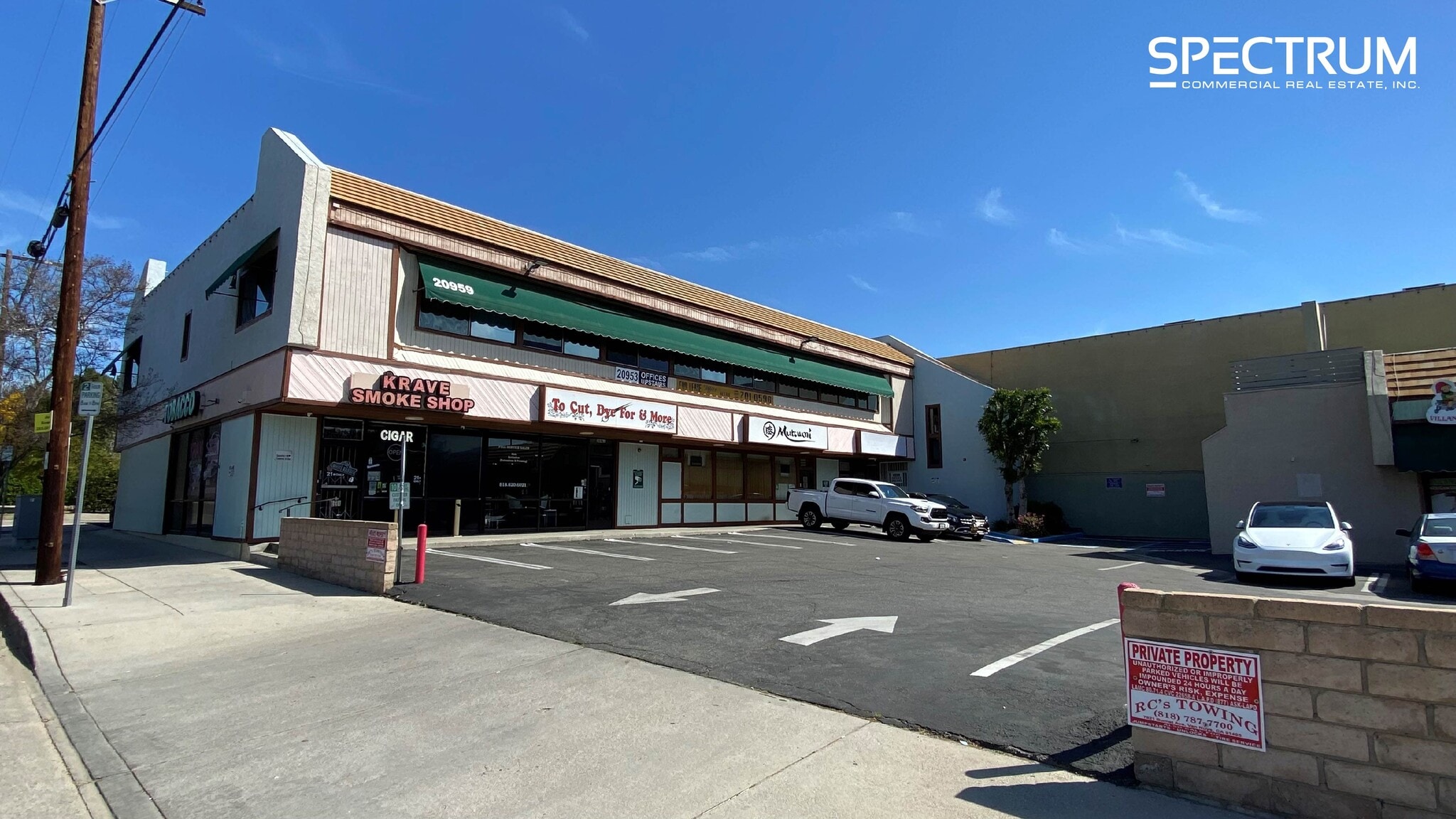 20953 Devonshire St, Chatsworth, CA à louer Photo principale– Image 1 sur 11