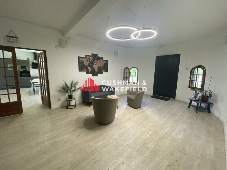 Local d'activités dans Portet-sur-Garonne à vendre - Photo intérieure – Image 2 sur 9