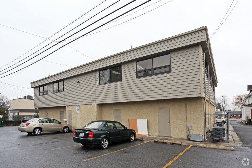 28 W Eagle Rd, Havertown, PA à vendre - Photo de l’immeuble – Image 2 sur 5