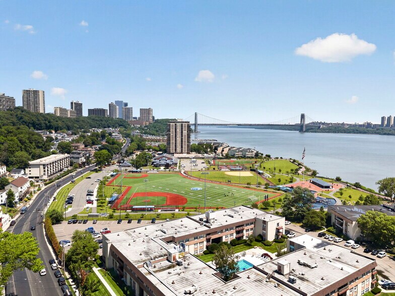 1033-1077 River Rd, Edgewater, NJ à vendre - Photo de l’immeuble – Image 3 sur 52