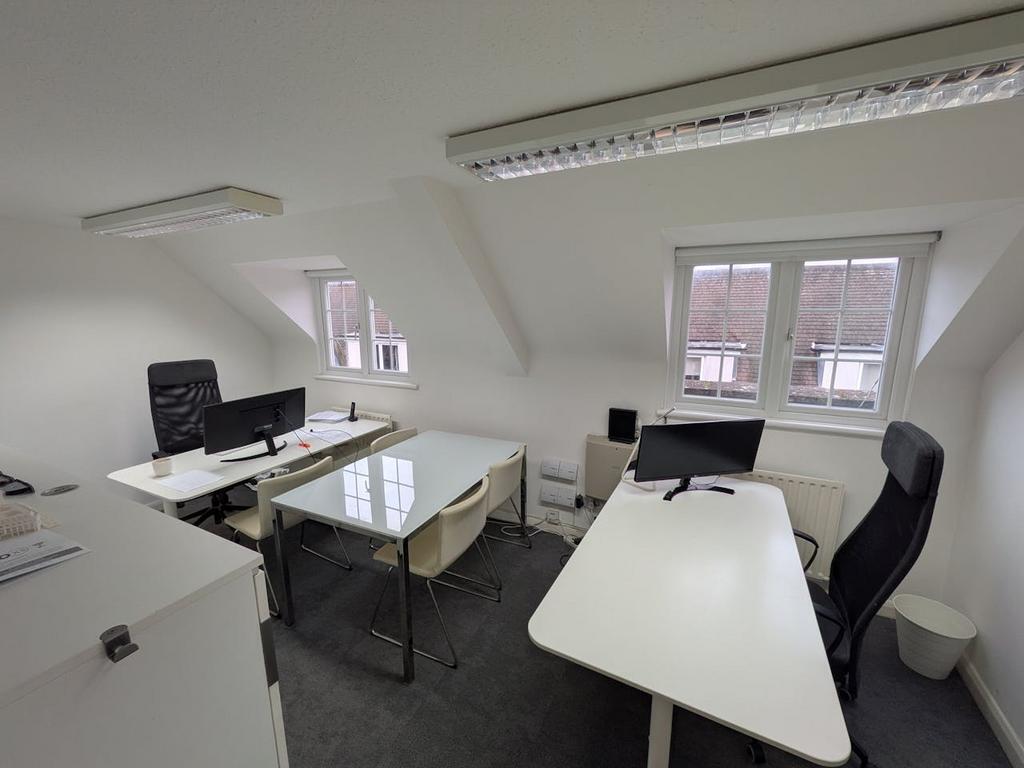 1-3 Chapel St, Guildford, SRY GU1 3UH - Lot 1 - - Photo intérieure - Image 1 of 8