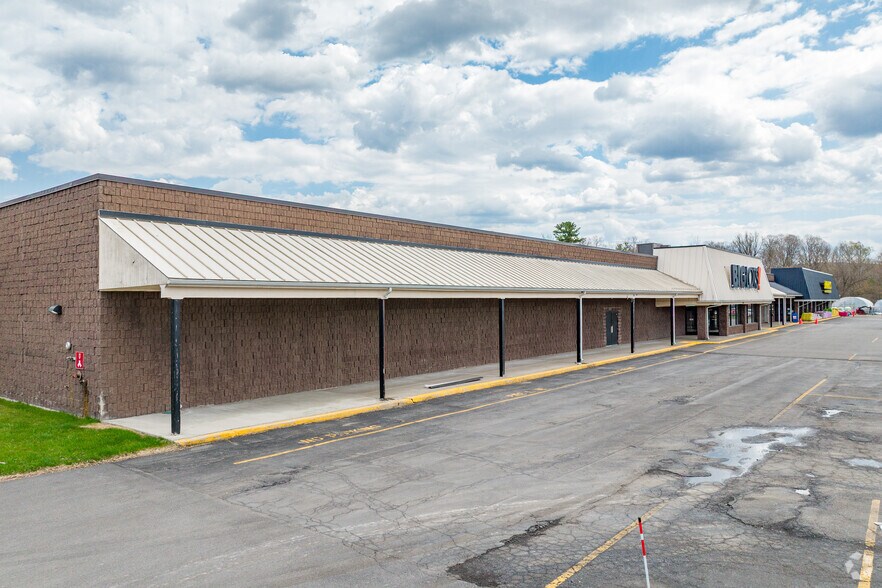 102 Utica St, Hamilton, NY à louer - Photo de l’immeuble – Image 2 sur 8