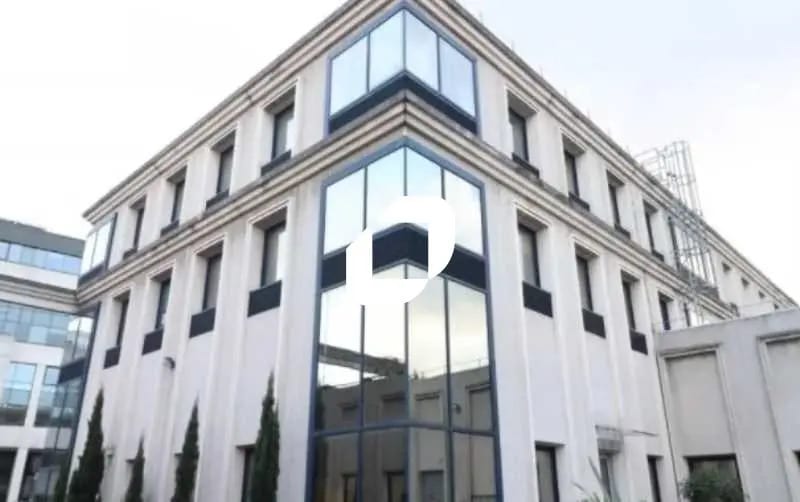 Bureau dans Saint-Denis à louer - Photo de l’immeuble – Image 1 sur 6