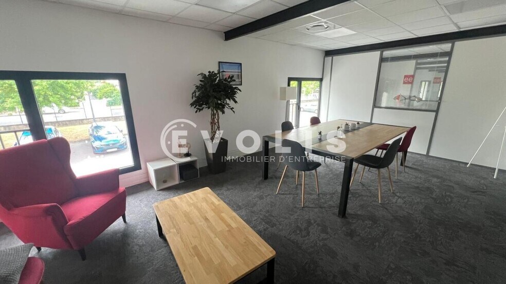 Bureau dans Vénissieux à vendre - Photo intérieure – Image 2 sur 29